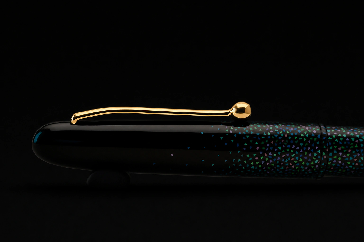 Black lacquer pen with mother-of-pearl inlay
